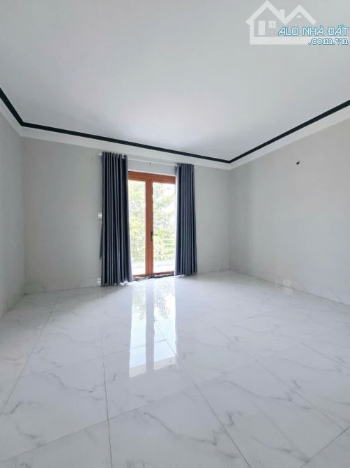 Bán nhà 3 tầng Q9 - 6.6 tỷ - Mặt tiền kinh doanh - 2 phút Xa lộ Hà Nội. - 2