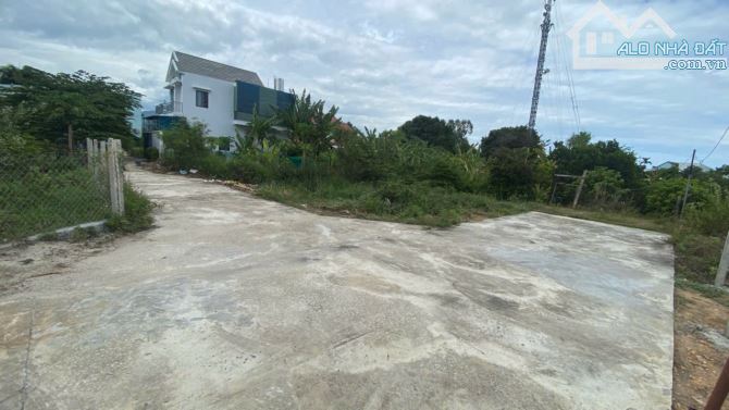 BÁN ĐẤT VĨNH TRUNG – GIÁ TỐT📍 Vị trí: Cách đường chính 30m, thông thẳng ra Võ Nguyên giá - 2