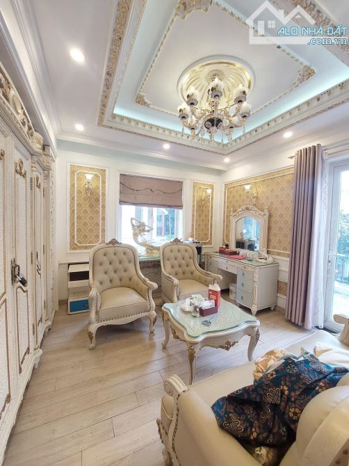 Bán biệt thự siêu víp VIỆT HƯNG - vỉa hè DT 500m 4tầng mặt tiền 20m - giá chào 65tỷ - 2