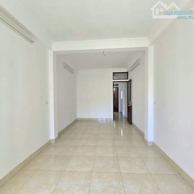 NHÀ 5 TẦNG MẶT NGÕ Ô TÔ  PHỐ CẦU GIẤY, THÔNG CÁC NGẢ , KINH DOANH TẤP NẬP GIÁ 13,2 TỶ. - 2
