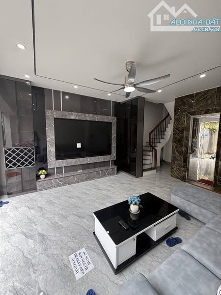 BÁN NHÀ ĐÀM QUANG TRUNG, 6 TẦNG ,THANG MÁY, 40 M.  CHỈ 9...TỶ - 2