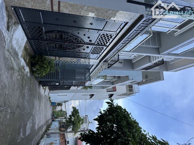Khó mà tin, nhà đẹp 3 tầng, 62m2, hxh, 20m ra mặt tiền, gần trường cao đẳng công thương mà - 2