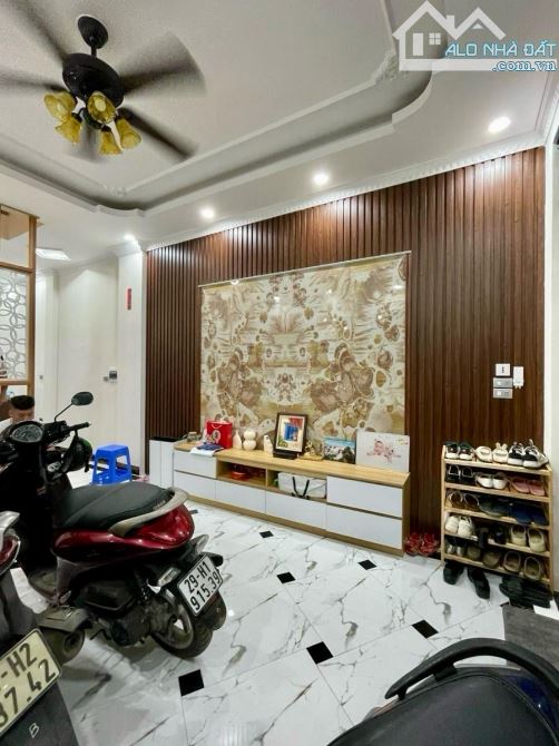 🔥🔥 Nhà Đẹp Pháo Đài Láng - Mặt Tiền Rộng - Gần OTo - 2
