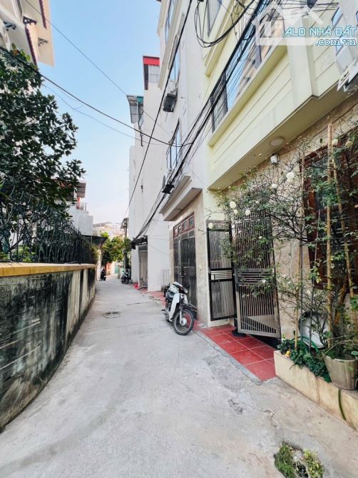 BÁN NHÀ BÁT KHỐI, Ô TÔ ĐỖ CỔNG - FULL NỘI THẤT 30M² X 5 TẦNG 5,1 TỶ - 2