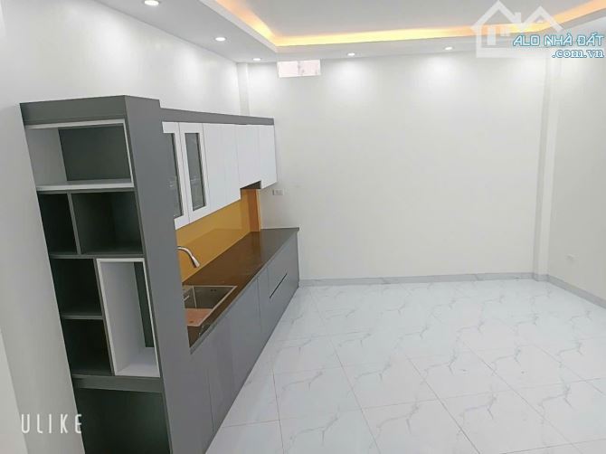 Bán Nhà  MẶT PHỐ THANH LÃM - KINH DOANH ĐA DẠNG - VỈA HÈ 2 BÊN - ÔTÔ TRÁNH .DT_40M² 2 SÀN. - 3