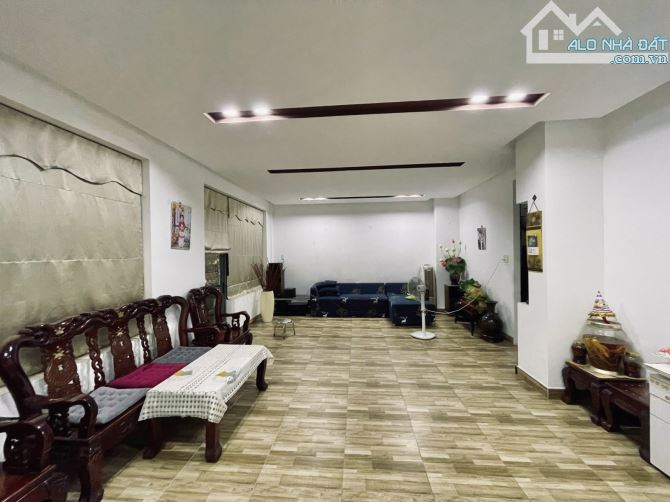 Nhà lô góc 2 mặt tiền siêu vip   Diện tích: 8 x 18m (có hành lang rộng, phù hợp kinh doanh - 3