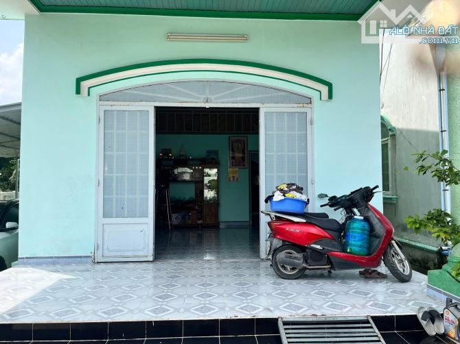 Ngộp cần bán đất + nhà Cấp 4 mặt tiền đường nhựa 1/ TL8 xã Bình Mỹ 1064m2 178m Thổ cư - 3
