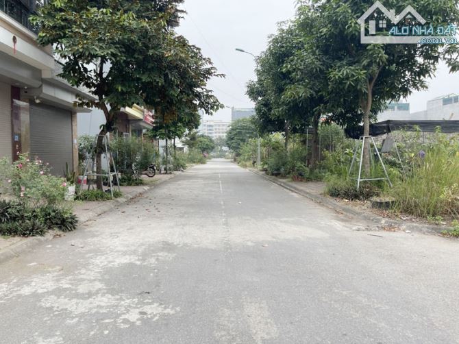 Cần bán 60m2 đất TĐC Trâu Quỳ, xã Gia Lâm. View vườn hoa, gần đường Nguyễn Mậu Tài - 3