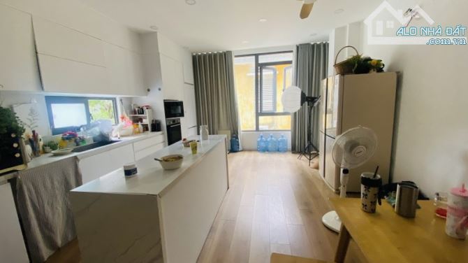 🈴NGUYỄN HỮU CẢNH - GIÁP QUẬN 1 - 63m² - 4 TẦNG - 2 MẶT HẺM – ÔTÔ NẰM NHÀ – DÒNG TIỀN 5% - 3