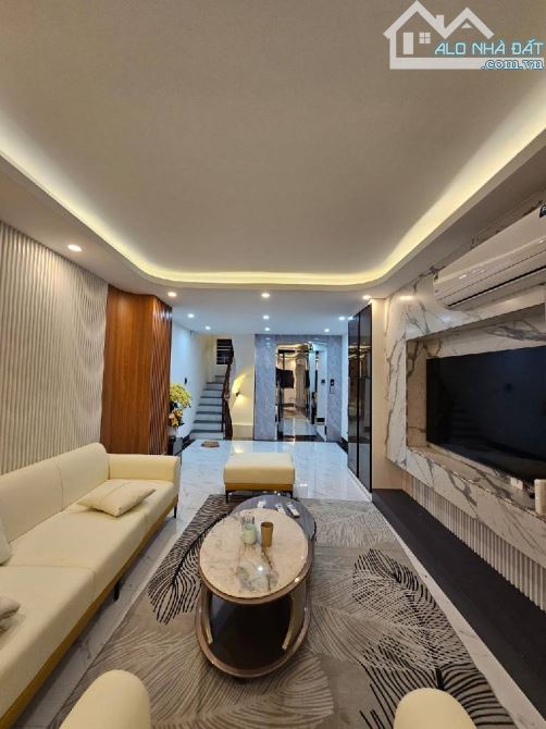 THẠCH BÀN - SIÊU PHẨM 6 TẦNG THANG MÁY – NỘI THẤT ĐẸP – OTO 4 CHỖ ĐỖ TÂN CỬA – VIEW THOÁNG - 3