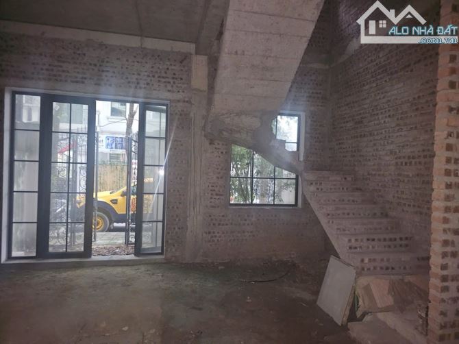 BÁN NHÀ PHÂN LÔ LIỀN KỀ KĐT MỚI ĐẠI KIM 5 TẦNG- 72M2- MT 6.3M - 26 TỶ 500 - 3