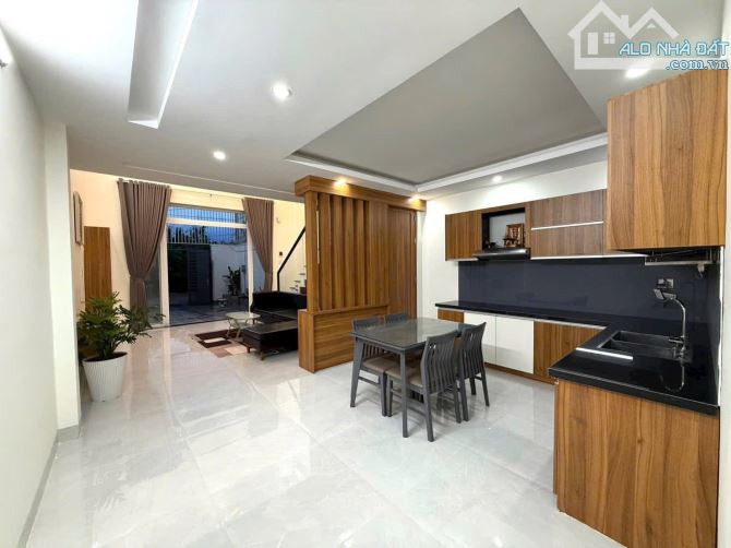 Bán nhà mê lửng ở hẻm 434 YMoan giá tốt 3.05 tỷ còn thương lượng - 3