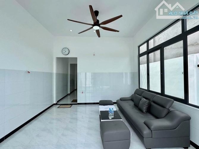 CHỦ KẸT VỐN BÁN NHANH NHÀ CẤP 4 HIỆN ĐẠI VỪA XÂY XONG CHƯA Ở - 3