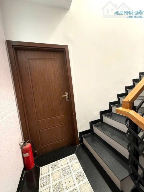🌈CHDV 5 Tầng Mặt tiền đường  THẠNH LỘC 38 Dtsd 251m2(4.3 x 18m) DÒNG TIỀN 20tr - 3