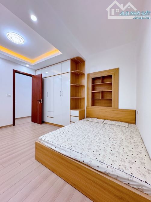 Tập thể 3 ngủ 2 vs đẹp như chung cư Tây Kết sử dụng 120m2 , ô tô đỗ chân cầu thang - 3