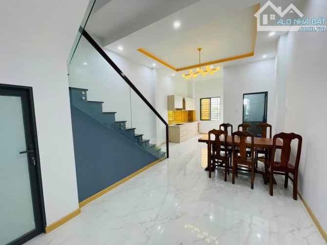 Siêu phẩm ! nhà 1 trệt 1 lầu 100m2 - Sổ hồng riêng - ở P. Gia Lộc, TX Trảng Bàng giá 800tr - 3