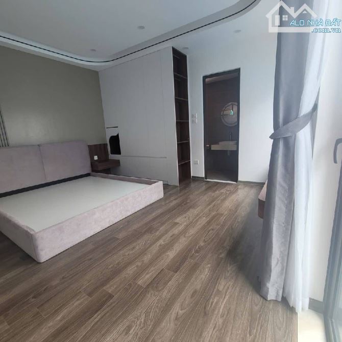 Bán nhà 6 tầng Thang máy- Sài Đồng Long o to đỗ cửa 7,85tỉ - 3