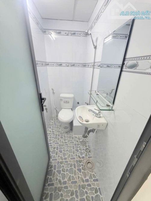 CHỦ CẦN TIỀN BÁN GẤP - NHÀ KHU TÊN LỬA - BÌNH TÂN - 24M2- 3,4 TỶ TL - 3