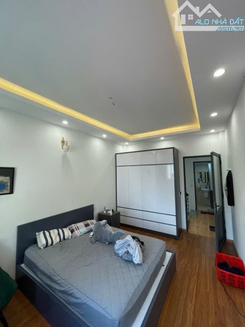 NGỌC THỤY DÂN XÂY 5 TẦNG , NGÕ 3M NÔNG GẦN PHỐ -CHỈ NHỈNH 6 TỶ - 3