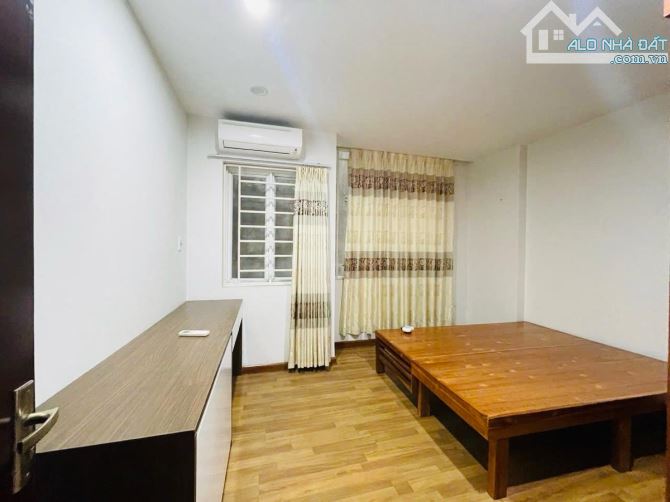 Hiếm! Nhà đẹp Nguyên Hồng 42m² mặt tiền rộng thoáng sáng – 10m ra ô tô tránh - 3