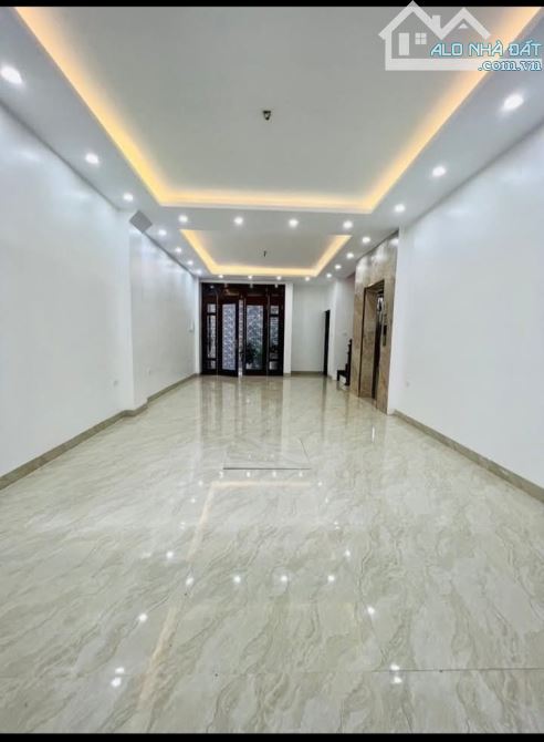 Cần bán nhà mặt ngõ Trần Khắc Chân 5tầng thang máy full nội thất. - 3