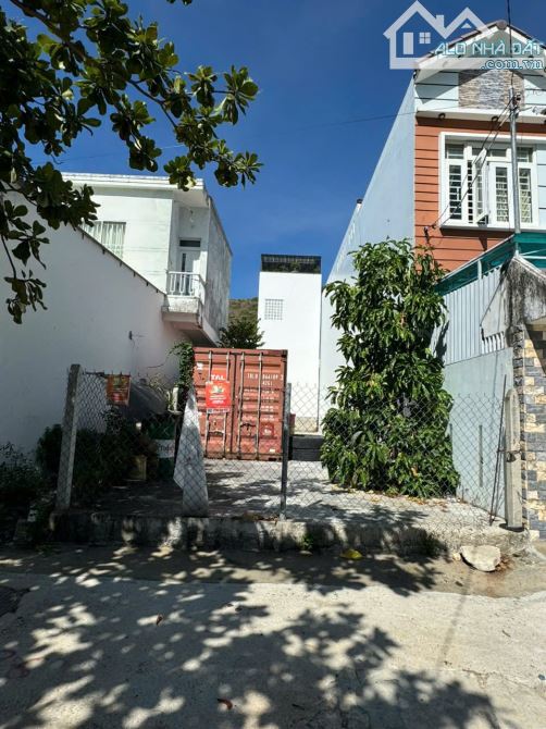BÁN LÔ ĐẤT HẺM  ĐƯỜNG CẦU DỨA PHÚ NÔNG GẦN KHU ĐÔ THỊ VĐT , TP NHA TRANG GIÁ 2,237 TỶ - 3