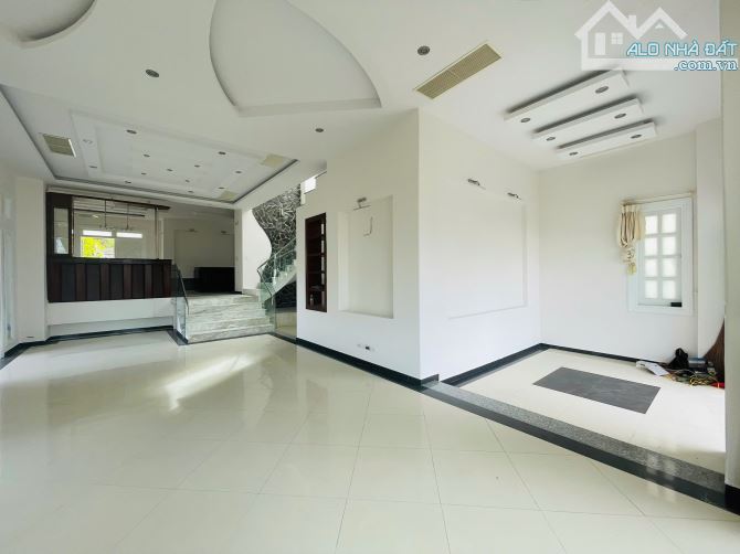 Biệt thự đồi view biển siêu đẹp tại Nha Trang - Giá 65tr/m²- - 3