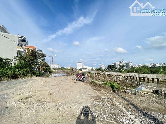 Đất Thổ Cư KHU PHÂN LÔ đường TÂN THỚI HIỆP 29 phường TTH Q12 dt 135m2 (5mx27m) Hẻm 6m - 3
