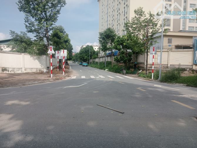 🏡 MẶT PHỐ - Ô TÔ TRÁNH - NHÀ VUÔNG ĐÉT - SỔ ĐỎ CHÍNH CHỦ - 3