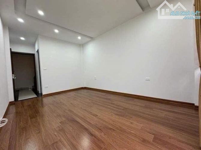 Bán nhà 4  tầng Kiêu Kỵ  40m2 gần Vin 1 nhỉnh 4,5 tỷ - 3
