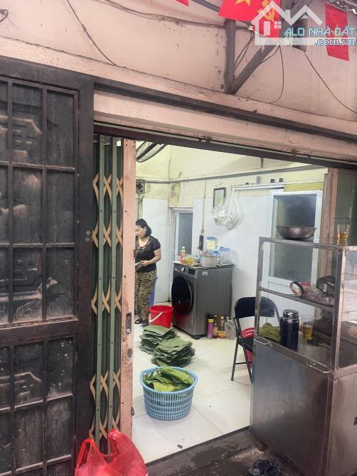 Bán mảnh đất Trần Khát Chân 29m2 lô góc, mặt ngõ thông kinh doanh, gần phố. Giá 6.5 tỷ CTL