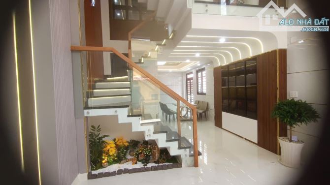 Bạn đã từng thấy căn nhà DT 70m2.Lô góc nào 2 mặt hẻm ô tô, 5 tầng giá tốt thế này chưa? - 3