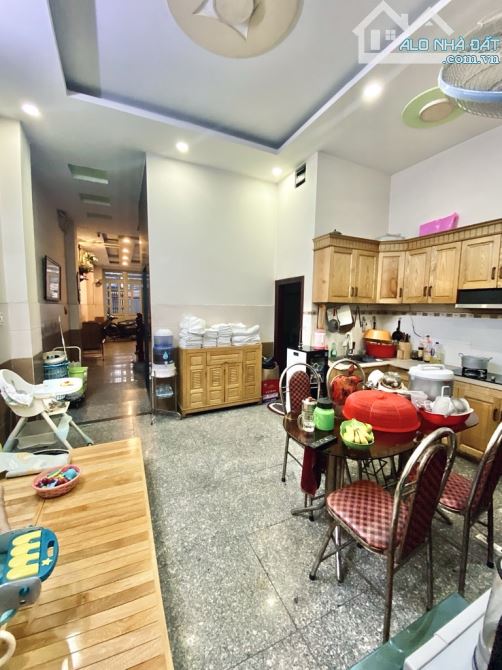 Khách Sạn 6tầng THANG MÁY đường LÊ VĂN KHƯƠNG phườngHT Q12 dt 125m2 Hẻm 7m THUNHẬP 80TR/TH - 3