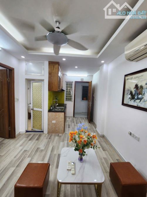 Bán chung cư ngõ 603 Lạc Long Quân - DT 50m2 - 2 ngủ  - Giá chỉ  2,1 tỷ . - 3