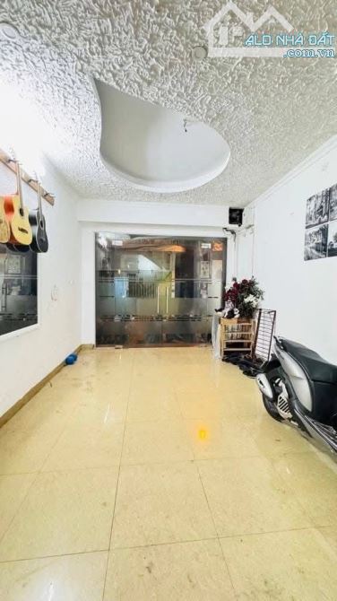 HÀNG HIẾM !! Tây Sơn, 53m, 6ngủ, Phân lô ô tô tránh, Ngõ thông kinh doanh, Sổ vuông nở hậu - 3