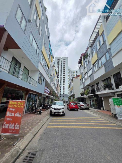 NHÀ LIỀN KỀ 5 TẦNG KINH DOANH - CĂN GÓC - 3 MẶT THOÁNG - KHU PHÂN LÔ - DỰ ÁN RICE CITY - 3