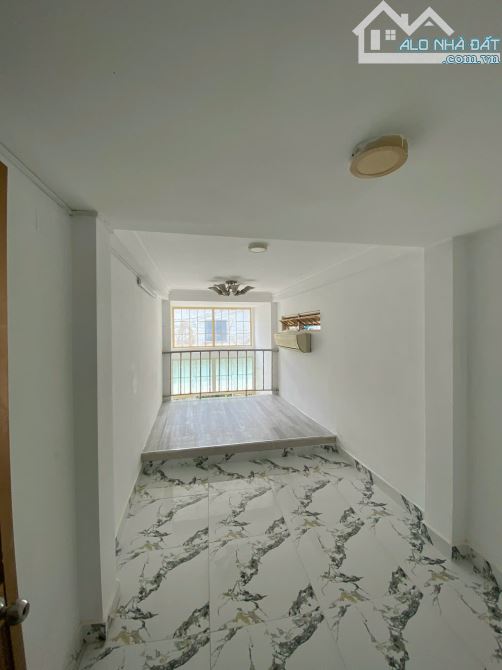Bán nhà quận 1- Hẻm xe hơi 6m- 4 tầng đúc- 4pn+4wc- sổ hồng hoàn công đủ-6 tỷ x - 3