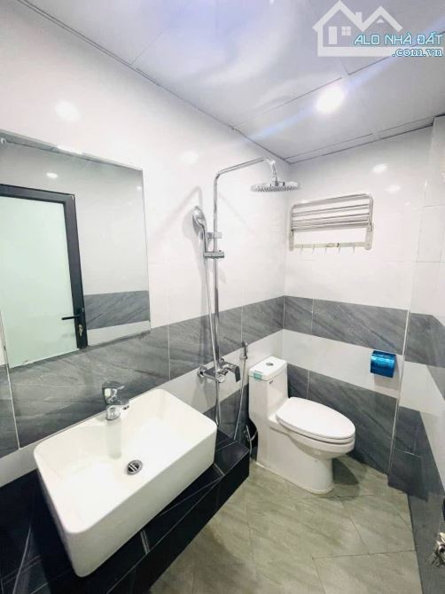 9.5 TỶ - 48M2X5T - HÀ TRÌ HÀ ĐÔNG - CHDV 8 PHÒNG FULL ĐỒ - DÒNG TIỀN 35TR/THÁNG - LÔ GÓC - 3