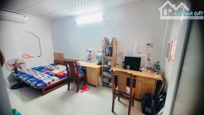 BÁN nhà hẻm cách Phùng Hưng chỉ 7m GIÁ 2tỷ800 - NAM NHA TRANG .DT: 41,7m2 ngag 5m có 2pn - 3