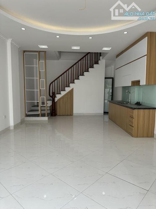 🏡 BÁN NHÀ MỚI 5 TẦNG – MẶT PHỐ & Ô TÔ VÀO NHÀ - 3