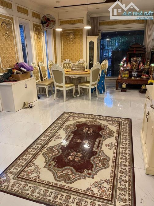 Bán biệt thự siêu víp VIỆT HƯNG - vỉa hè DT 500m 4tầng mặt tiền 20m - giá chào 65tỷ - 3