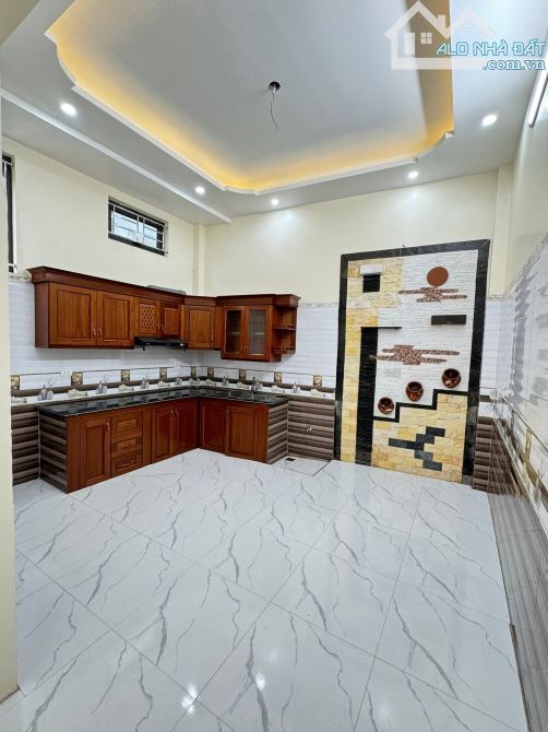 BÁN NHÀ ĐẸP 2.6 TỶ 3 TẦNG 50M2 NGÕ Ô TÔ TRÁNH NHAU TRẦN HUY LIỆU - 3