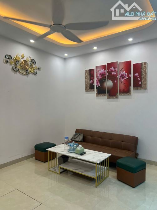 Cho thuê nhà nguyên căn xây mới, ngõ 193 Định Công Hạ, Hoàng Mai, Hà Nội. Dt 43m 1 tầng, - 3