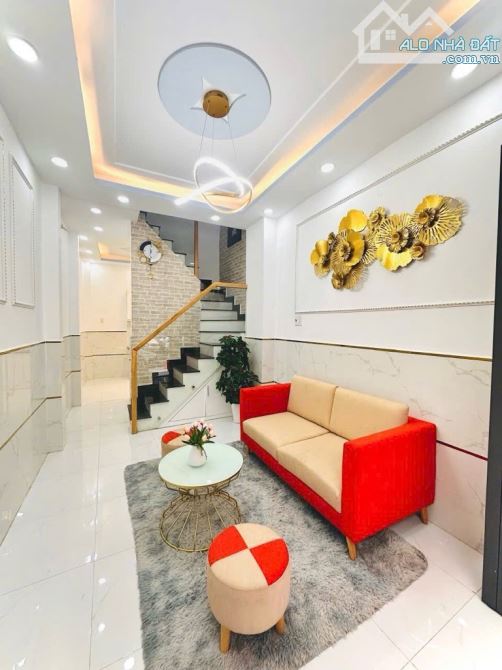 Nhà đẹp 4pn - 3wc - Kế chợ trường học. Đường xe tải siêu đắc địa - 3