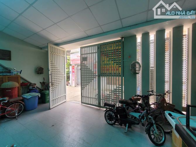 NGAY SÁT HOÀNG DIỆU 2 - LINH TRUNG - 140m2 - HẺM XE HƠI - 3