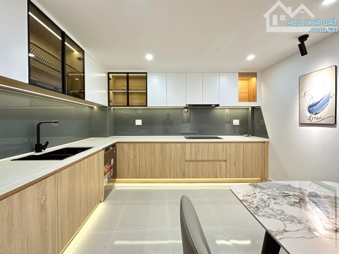 ĐỈNH NÓC KỊCH TRẦN  - SIÊU ĐẸP KTS THIẾT KẾ FULL NỘI THẤT - 5 TẦNG - HẺM ÔTÔ - 3