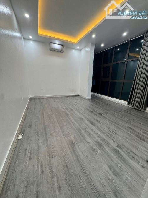 Nhà Đẹp - Ở Ngay-  Ngõ Nông - Phúc Tân - Hoàn Kiếm - Dt: 26m2/5tầng/7,2mMT*6,1 tỷ - 3