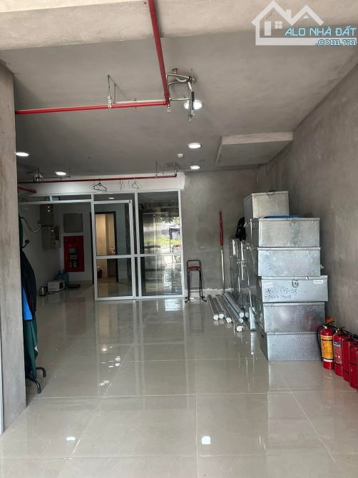 BÁN TOÀ VĂN PHÒNG MẶT PHỐ VĂN CAO 105m2x10T THANG MÁY -MT 6m - 84 TỶ - VỈA HÈ - DÒNG TIỀN - 4