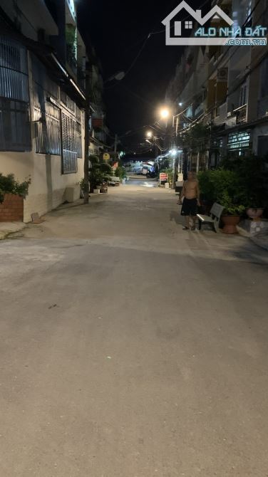 Bán nhà đẹp đường Lê Văn Lương có thể tập lái xe kia morning trong khu vực được luôn ạ. - 4
