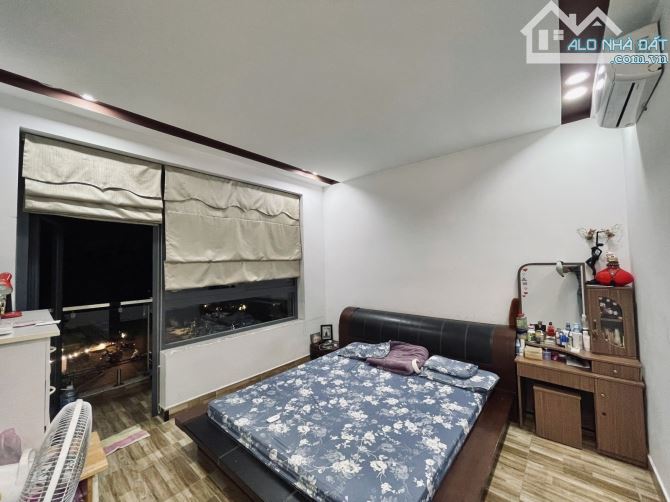 Nhà lô góc 2 mặt tiền siêu vip   Diện tích: 8 x 18m (có hành lang rộng, phù hợp kinh doanh - 4